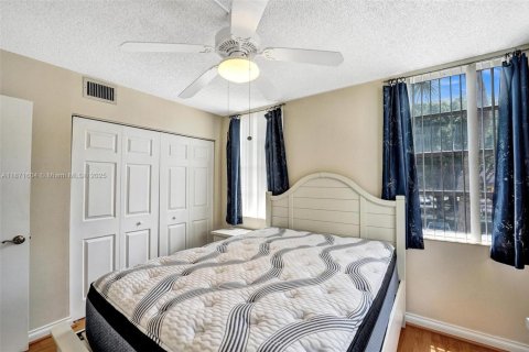 Condo in Davie, Florida, 3 bedrooms  № 1921876 - photo 9