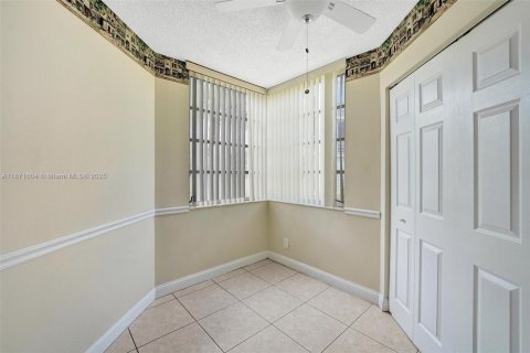 Condo in Davie, Florida, 3 bedrooms  № 1921876 - photo 28