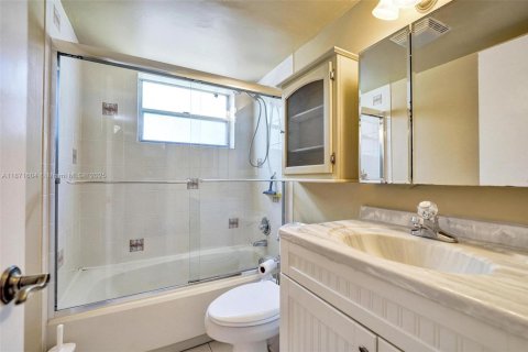 Condo in Davie, Florida, 3 bedrooms  № 1921876 - photo 12