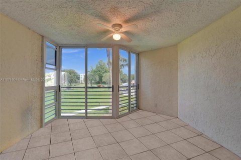 Condo in Davie, Florida, 3 bedrooms  № 1921876 - photo 1