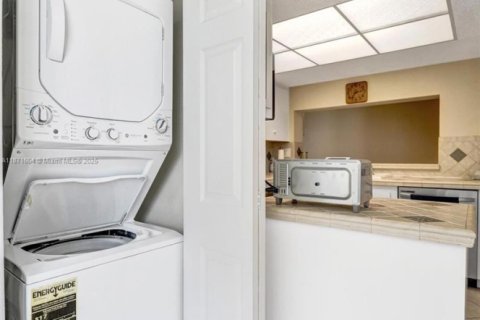 Condo in Davie, Florida, 3 bedrooms  № 1921876 - photo 30