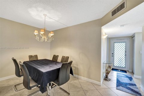 Condo in Davie, Florida, 3 bedrooms  № 1921876 - photo 15