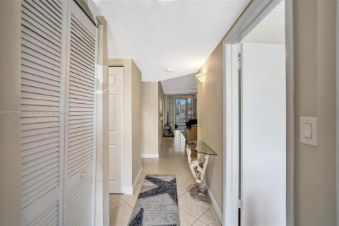 Condo in Davie, Florida, 3 bedrooms  № 1921876 - photo 4
