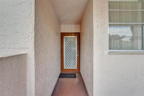 Condo in Davie, Florida, 3 bedrooms  № 1921876 - photo 3