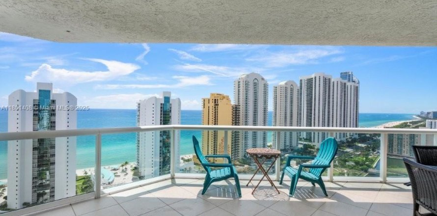 Condo à Sunny Isles Beach, Floride, 2 chambres № 1857423