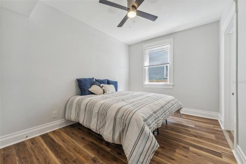 Casa en venta en Tampa, Florida, 6 dormitorios, 274.99 m2 № 2123490 - foto 10