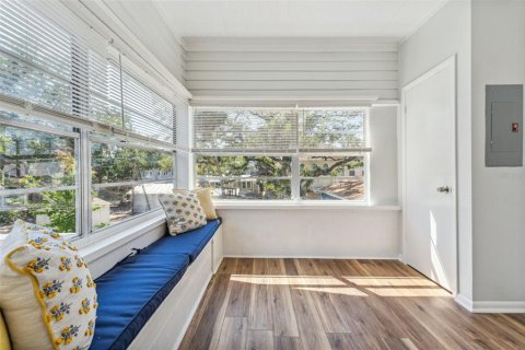 Casa en venta en Tampa, Florida, 6 dormitorios, 274.99 m2 № 2123490 - foto 28