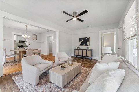 Casa en venta en Tampa, Florida, 6 dormitorios, 274.99 m2 № 2123490 - foto 22