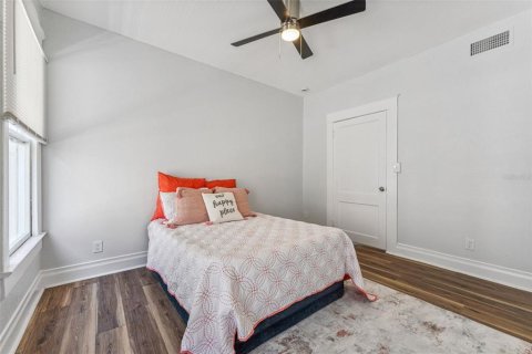 Casa en venta en Tampa, Florida, 6 dormitorios, 274.99 m2 № 2123490 - foto 14