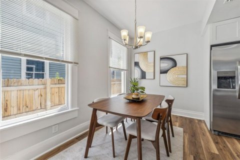 Casa en venta en Tampa, Florida, 6 dormitorios, 274.99 m2 № 2123490 - foto 7