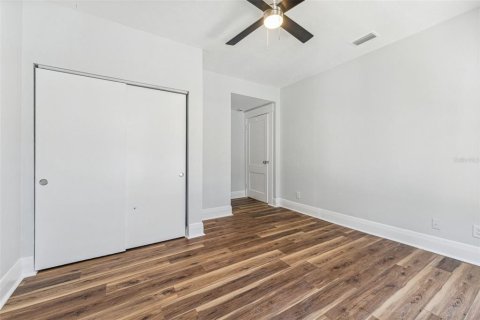 Casa en venta en Tampa, Florida, 6 dormitorios, 274.99 m2 № 2123490 - foto 30
