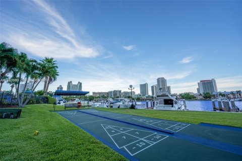 Copropriété à louer à Hallandale Beach, Floride: 2 chambres, 139.35 m2 № 2007347 - photo 11