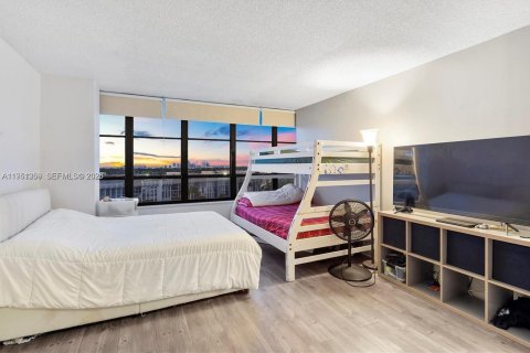 Copropriété à louer à Hallandale Beach, Floride: 2 chambres, 139.35 m2 № 2007347 - photo 19