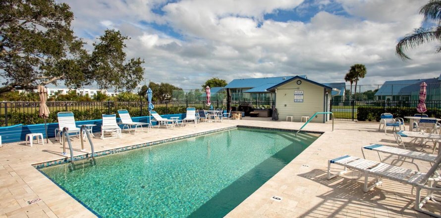 Condo in Jensen Beach, Florida, 2 bedrooms  № 890285
