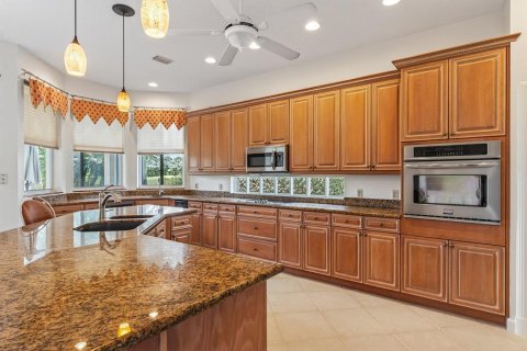 House in St. Lucie, Florida 3 bedrooms, 238.02 sq.m. № 2192915 - photo 10