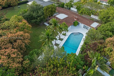 Villa ou maison à South Miami, Floride 4 chambres, 238.48 m2 № 2079148