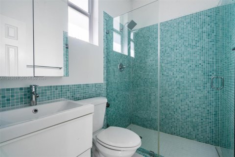 Casa en alquiler en South Miami, Florida, 4 dormitorios, 238.48 m2 № 2079148 - foto 17