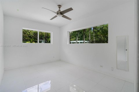Casa en alquiler en South Miami, Florida, 4 dormitorios, 238.48 m2 № 2079148 - foto 14
