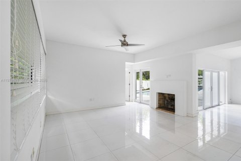 Casa en alquiler en South Miami, Florida, 4 dormitorios, 238.48 m2 № 2079148 - foto 5