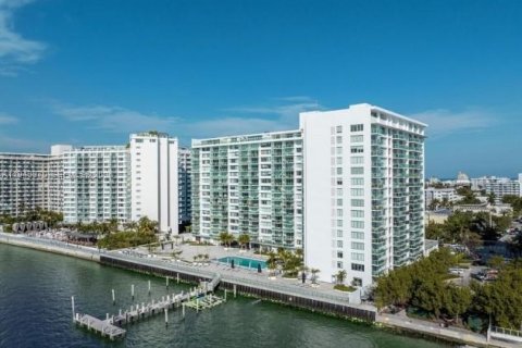 Снять в аренду кондоминиум в Майами-Бич, Флорида 1 спальня, 79.15м2, № 2005615 - фото 2