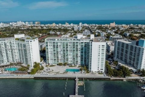 Снять в аренду кондоминиум в Майами-Бич, Флорида 1 спальня, 79.15м2, № 2005615 - фото 3