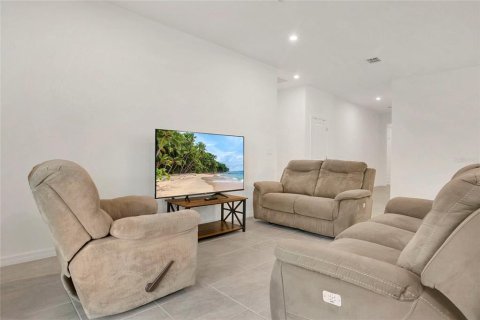 Casa en alquiler en Mascotte, Florida, 4 dormitorios, 185.8 m2 № 1886009 - foto 7