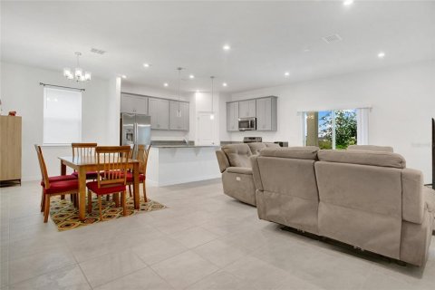 Casa en alquiler en Mascotte, Florida, 4 dormitorios, 185.8 m2 № 1886009 - foto 6