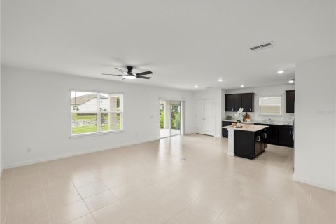 Villa ou maison à vendre à Zephyrhills, Floride: 5 chambres, 240.25 m2 № 2425707 - photo 8