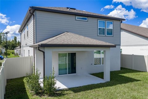 Villa ou maison à vendre à Zephyrhills, Floride: 5 chambres, 240.25 m2 № 2425707 - photo 4