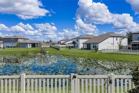 Villa ou maison à vendre à Zephyrhills, Floride: 5 chambres, 240.25 m2 № 2425707 - photo 2