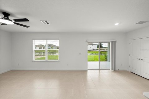 Villa ou maison à vendre à Zephyrhills, Floride: 5 chambres, 240.25 m2 № 2425707 - photo 15