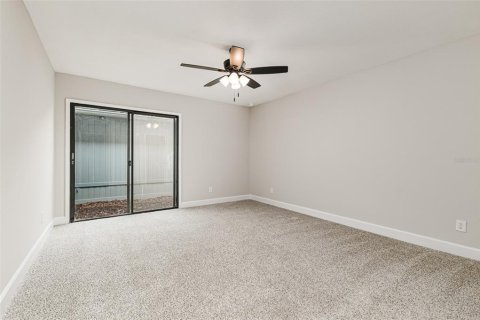 Condo in Lakeland, Florida, 2 bedrooms № 2410451 - photo 5