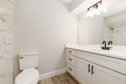 Condo in Lakeland, Florida, 2 bedrooms № 2410451 - photo 8