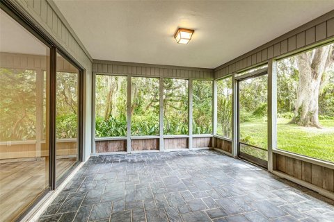 Condo in Lakeland, Florida, 2 bedrooms № 2410451 - photo 19