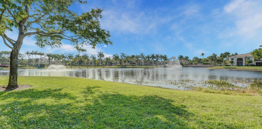 Condominio en Palm Beach Gardens, Florida, 2 dormitorios № 1174460