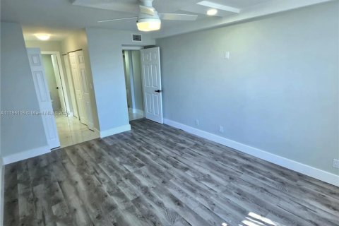 Condo in Lauderhill, Florida, 3 bedrooms  № 1737534 - photo 14