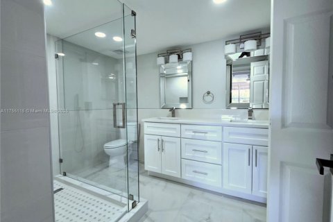 Condo in Lauderhill, Florida, 3 bedrooms  № 1737534 - photo 25