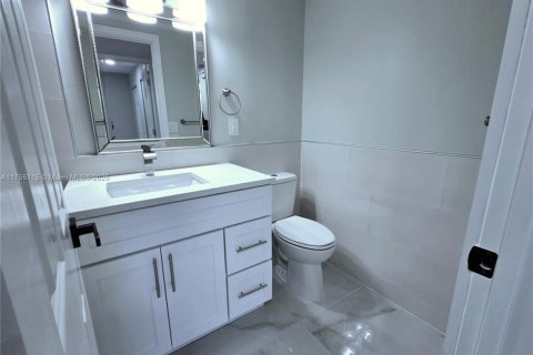 Condo in Lauderhill, Florida, 3 bedrooms  № 1737534 - photo 21