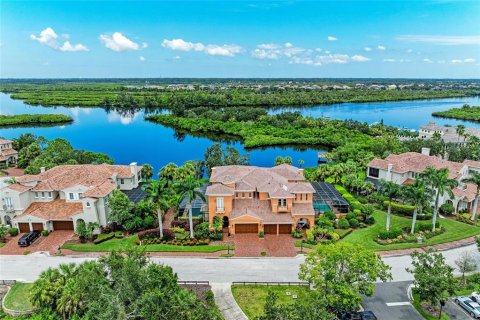 House in Bradenton, Florida 4 bedrooms, 301 sq.m. № 1908832 - photo 4