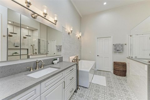 House in Bradenton, Florida 4 bedrooms, 301 sq.m. № 1908832 - photo 30