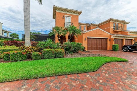 House in Bradenton, Florida 4 bedrooms, 301 sq.m. № 1908832 - photo 6