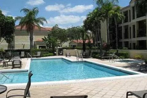 Condo in Coral Springs, Florida, 1 bedroom  № 1896313 - photo 10