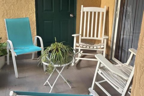 Condo in Coral Springs, Florida, 1 bedroom  № 1896313 - photo 9