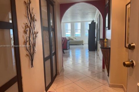 Copropriété à louer à Miami Beach, Floride: 1 chambre, 91.04 m2 № 2040412 - photo 16