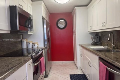 Copropriété à louer à Miami Beach, Floride: 1 chambre, 91.04 m2 № 2040412 - photo 23