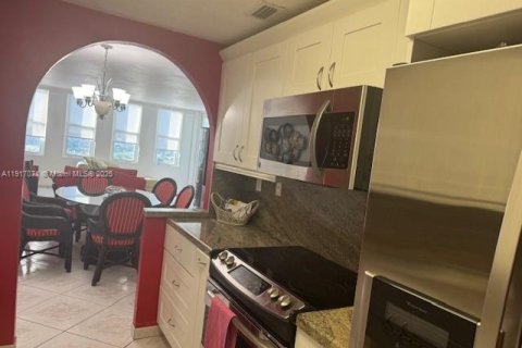 Copropriété à louer à Miami Beach, Floride: 1 chambre, 91.04 m2 № 2040412 - photo 25