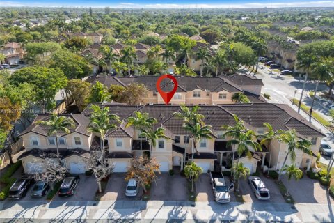 Adosado en venta en Miami, Florida, 4 dormitorios, 166.57 m2 № 1828204 - foto 27