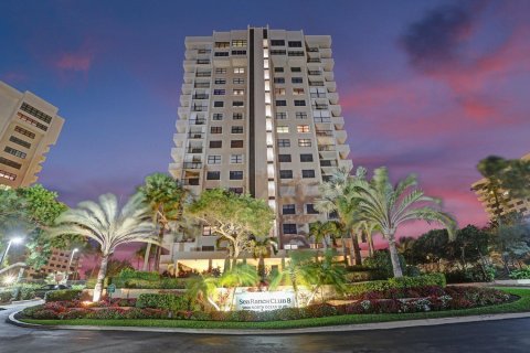 Condo in Lauderdale-by-the-Sea, Florida, 2 bedrooms  № 1216173 - photo 1