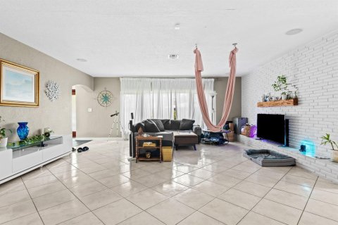 Villa ou maison à vendre à Hollywood, Floride: 3 chambres, 235.23 m2 № 2146604 - photo 24