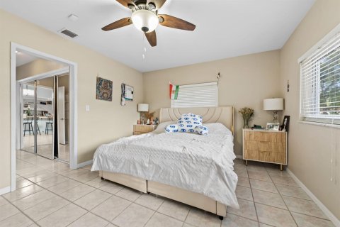Villa ou maison à vendre à Hollywood, Floride: 3 chambres, 235.23 m2 № 2146604 - photo 17